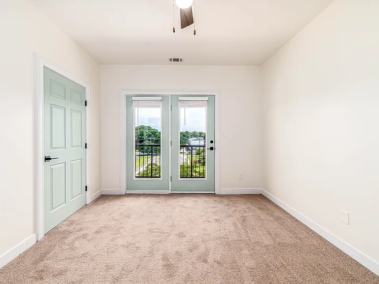 2221 Pretty Lake Ave — Photo 53