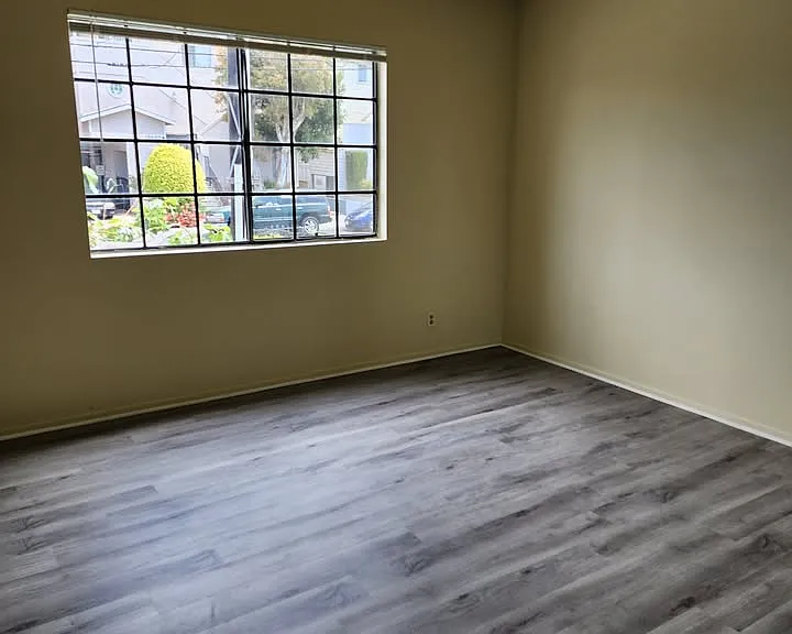 Villa Pacifica Apartments — Photo 17