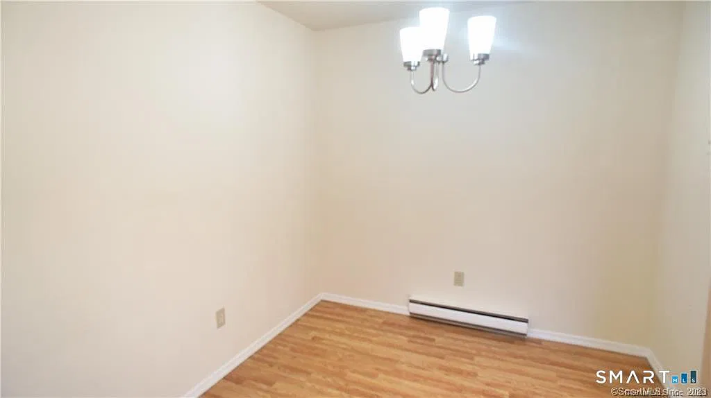 2 bed, 1.0 bath, 1000 sqft, $2,195 — Photo 3