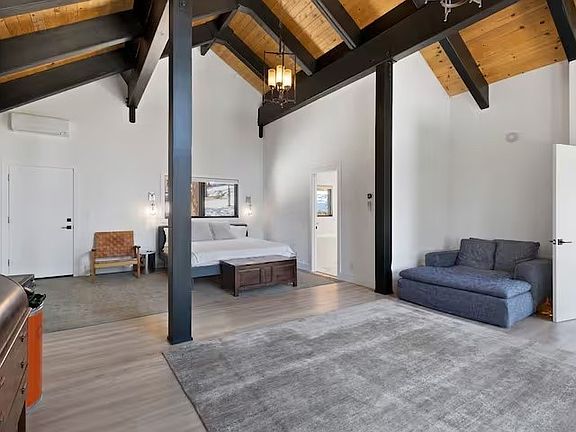 5th image of 570 Tyner Way