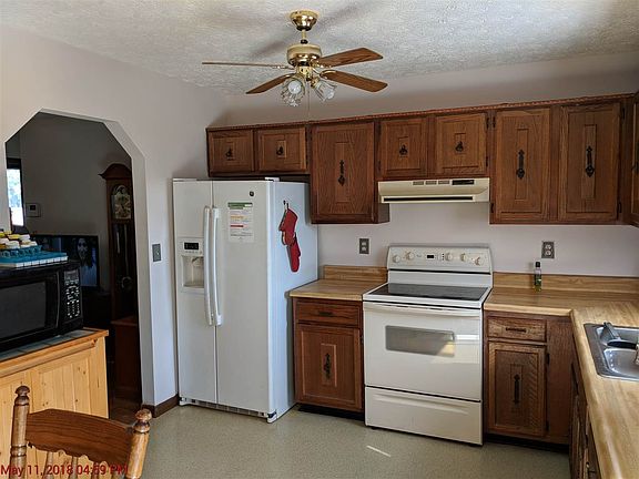 5th image of 413 Cambridge Cir
