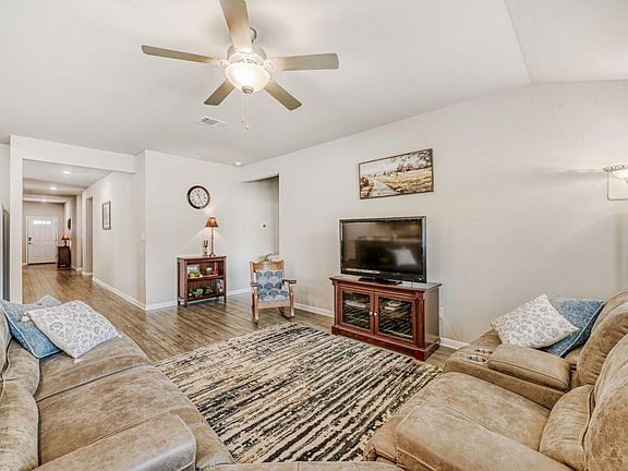 3rd image of 10505 Mager Ln