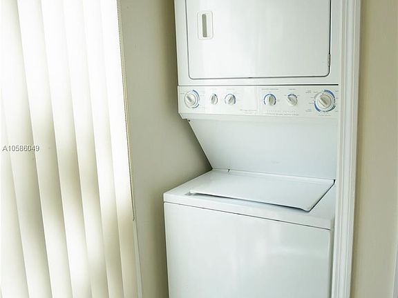 4th image of 1250 SE 31st Ct Unit 105