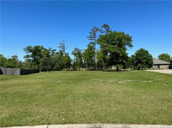 English Ivy Cir, Sulphur, LA 70665