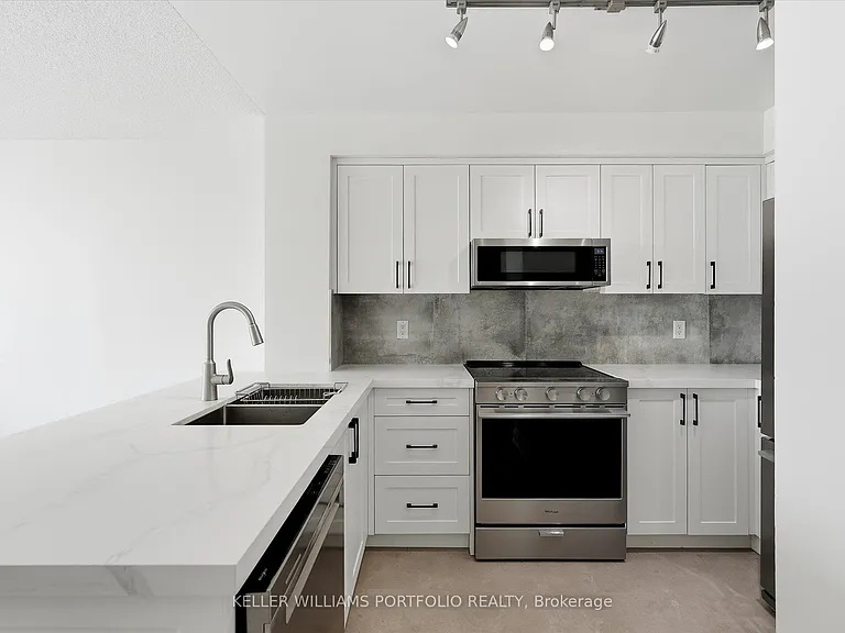 48 Suncrest Blvd #607 — Photo 9