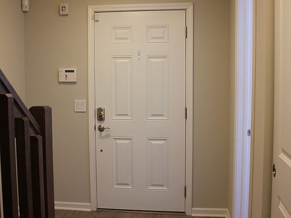 4th image of 5570 Rainbow Falls St