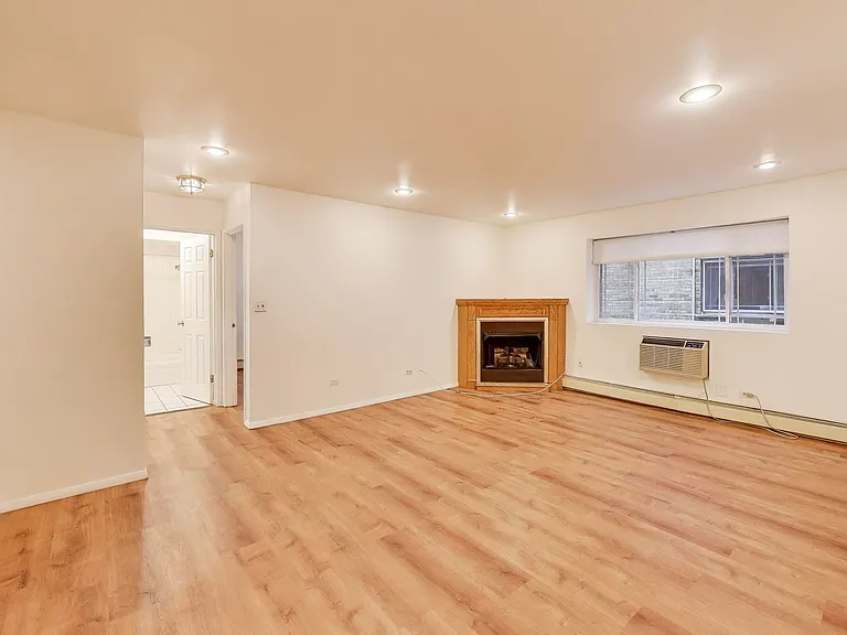 5400 N Sheridan Rd #210 — Photo 2