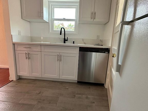 3rd image of 61 N Greenwood Ave