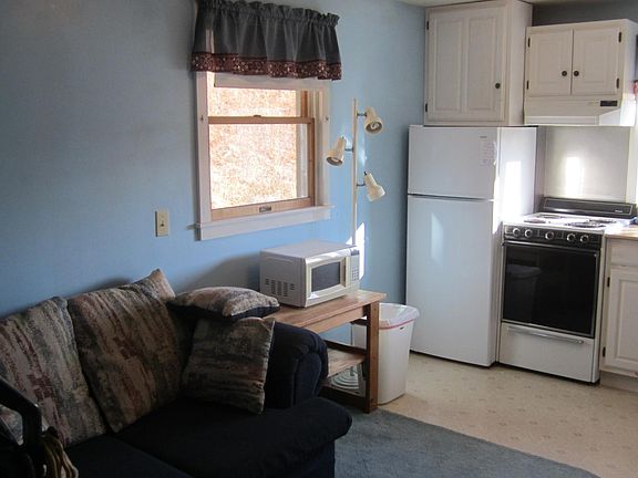 2nd image of 61 Raymond Rd #61A