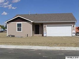 Home for Sale in Bar Nunn, Wyoming $190,000