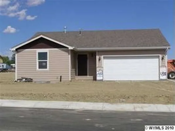 4931 Rimrock Dr, Bar Nunn, WY 82604