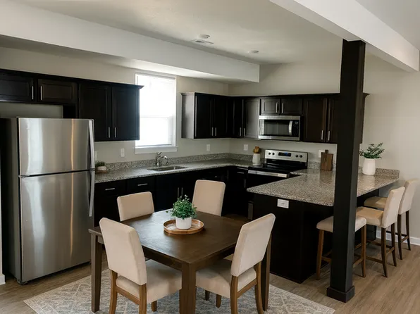 415 S Public Ave #B, Clever, MO 65631