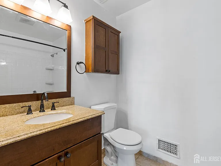 454 Northam Dr — Photo 15
