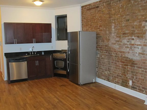 3rd image of 262 Saint James Pl APT 3B