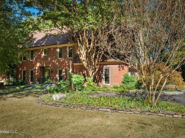 1490 Stonehedge Dr, Southaven, MS 38671