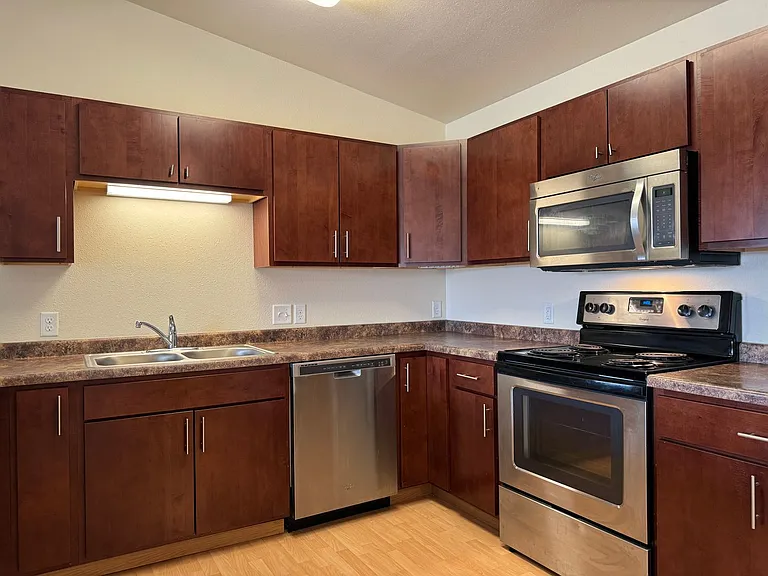 West Lake III Apartments — Photo 137