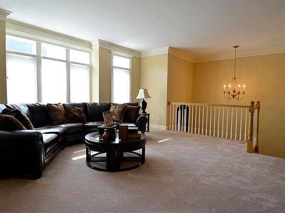 4th image of 412 Brownstone Dr