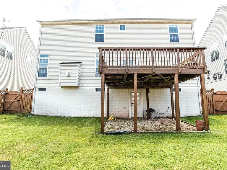 8004 Towering Oak Way — Photo 27