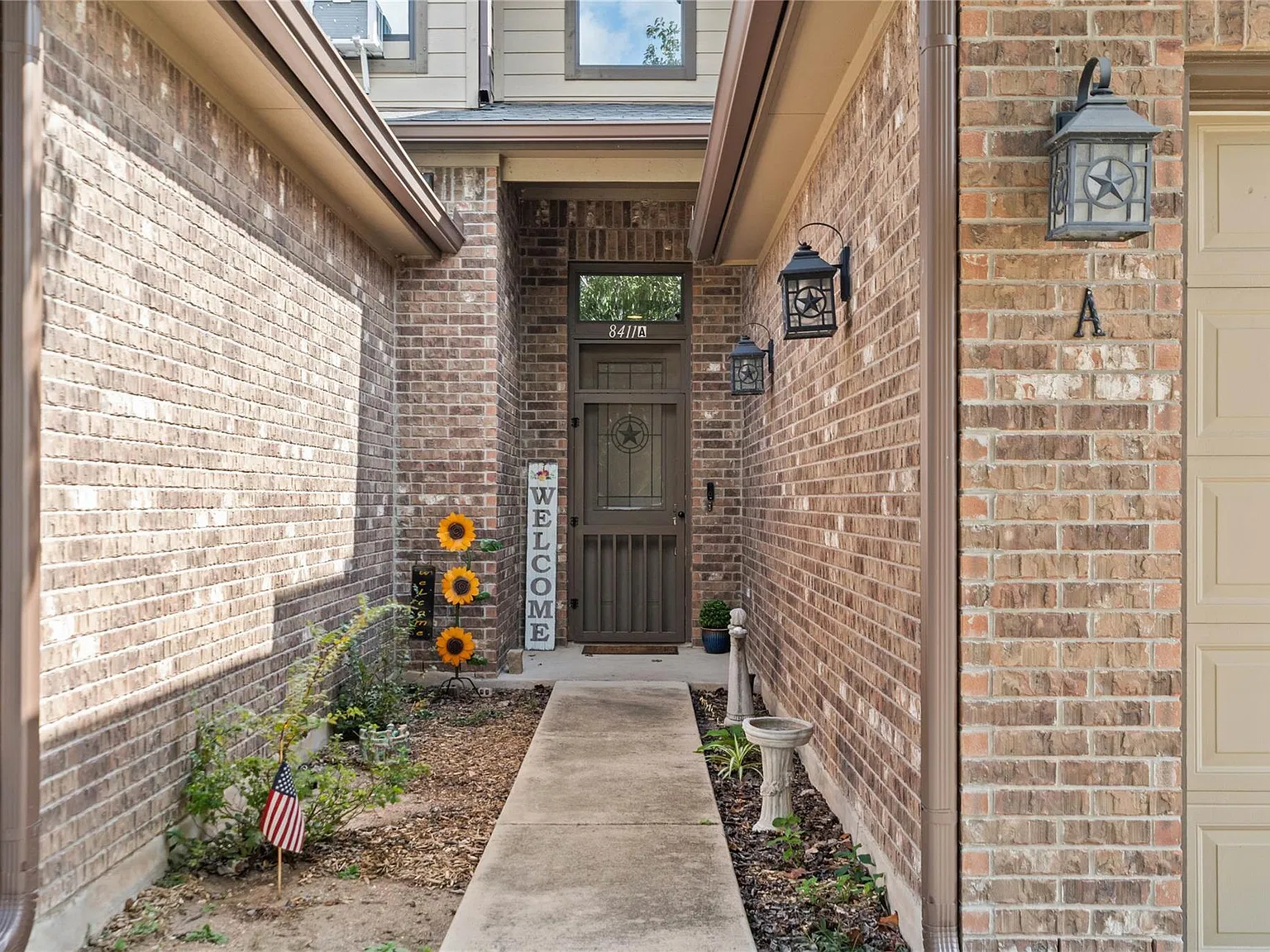 4 bed, 3.5 bath, 1932 sqft, $2,500 — Photo 3