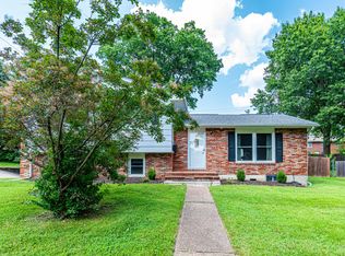 2 Longfellow Ln, Columbia, MO 65203