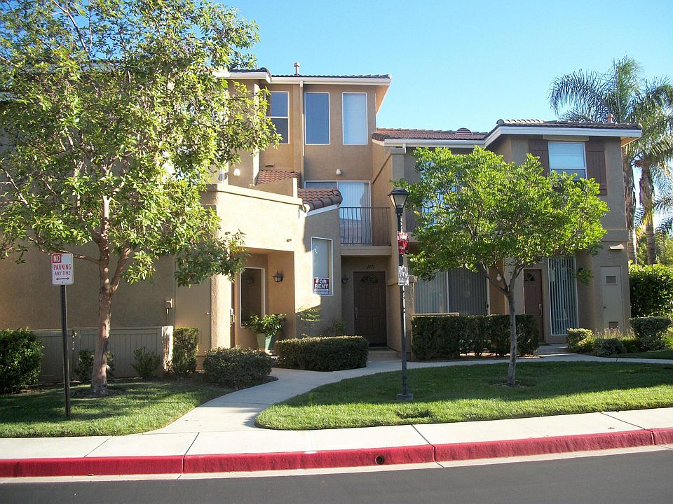 Tri-level middle unit