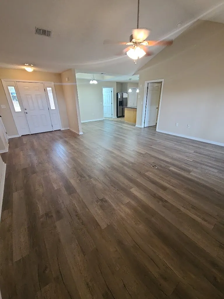 111 Kyle Lane — Photo 3