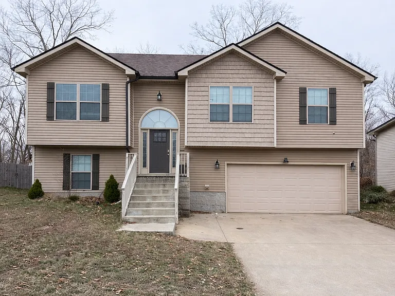 1648 Parkside Dr — Photo 1