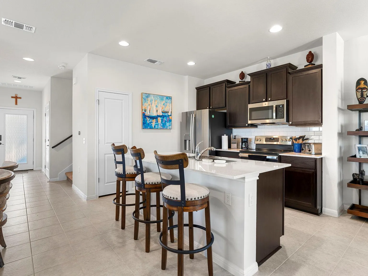 3 bed, 2.5 bath, 1306 sqft, $2,500 — Photo 3