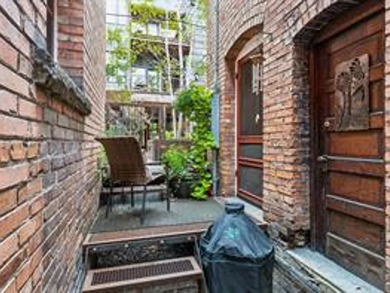 410 Roosevelt St — Photo 6