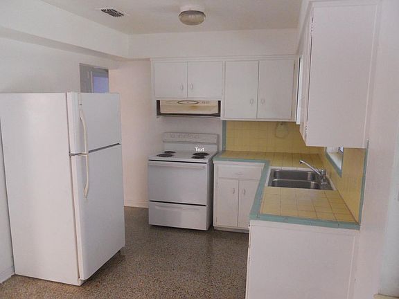3rd image of 2741 59th Ave N
