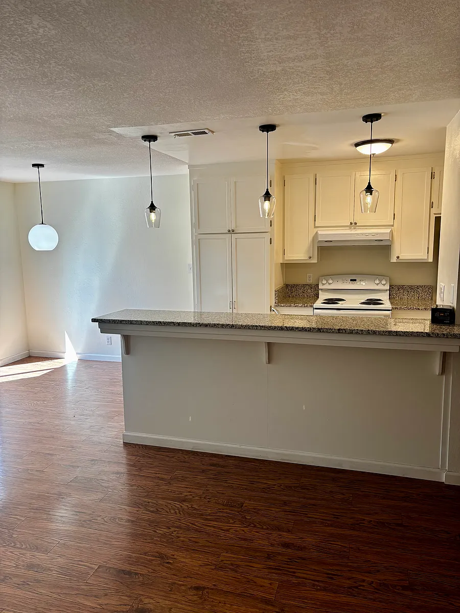 Building Photo - 1331 Scossa Ave #3