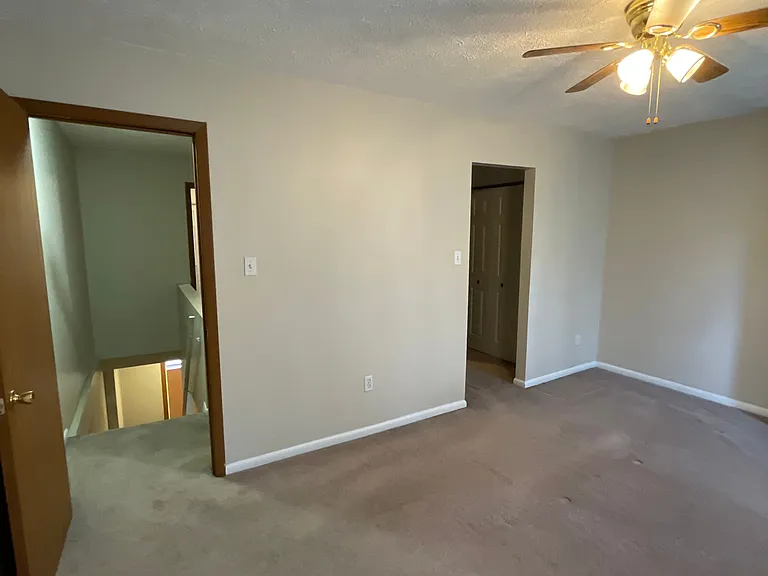 210 Woodhaven Dr — Photo 12