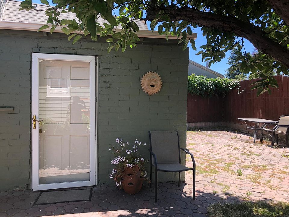 Entrance to detached studio apartment