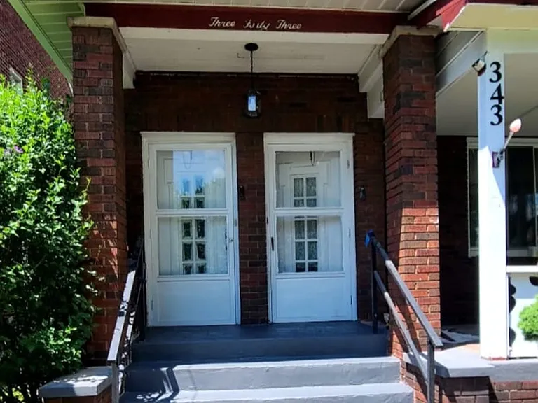 343 Laurel Blvd #2 — Photo 3