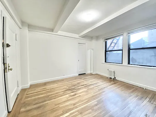 Rented by Bond New York | media 18