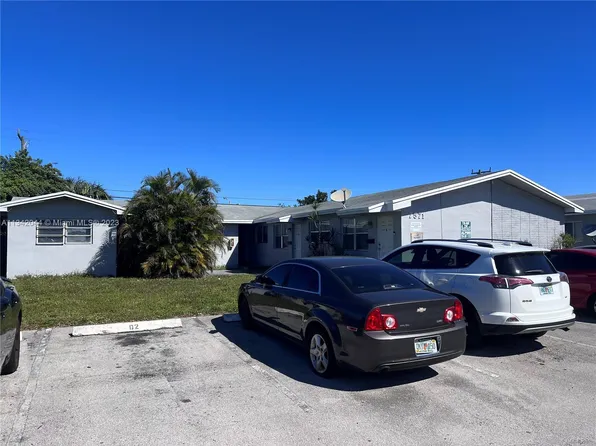 7571 Venetian St, Hollywood, FL 33023