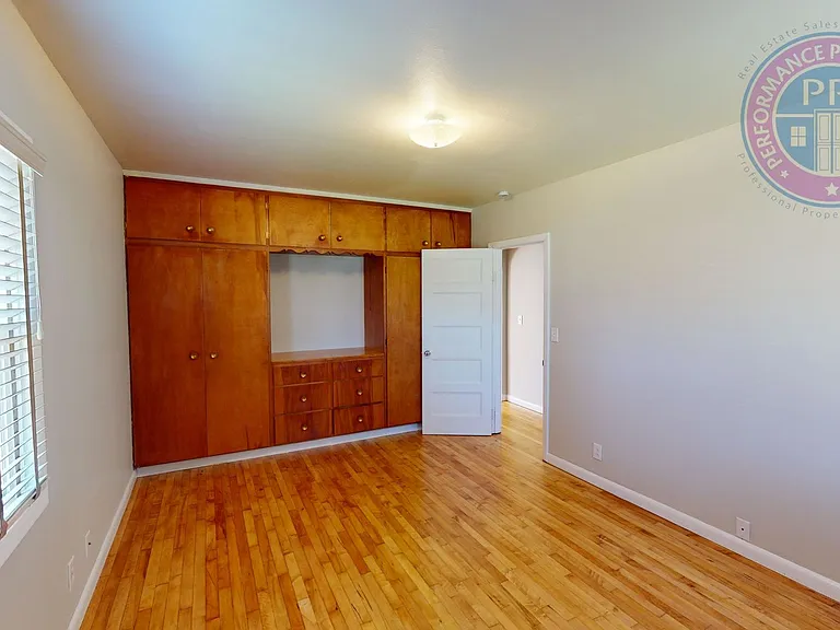 830 NE Sunrise Ln — Photo 16