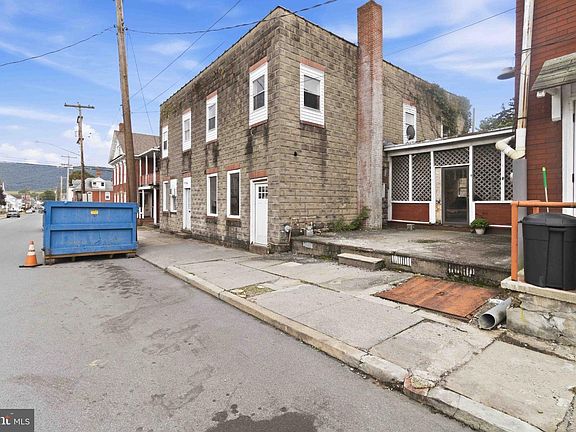 4th image of 170 Valley St