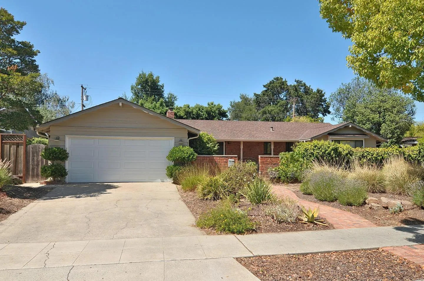 955 Cherrystone Dr photo 1