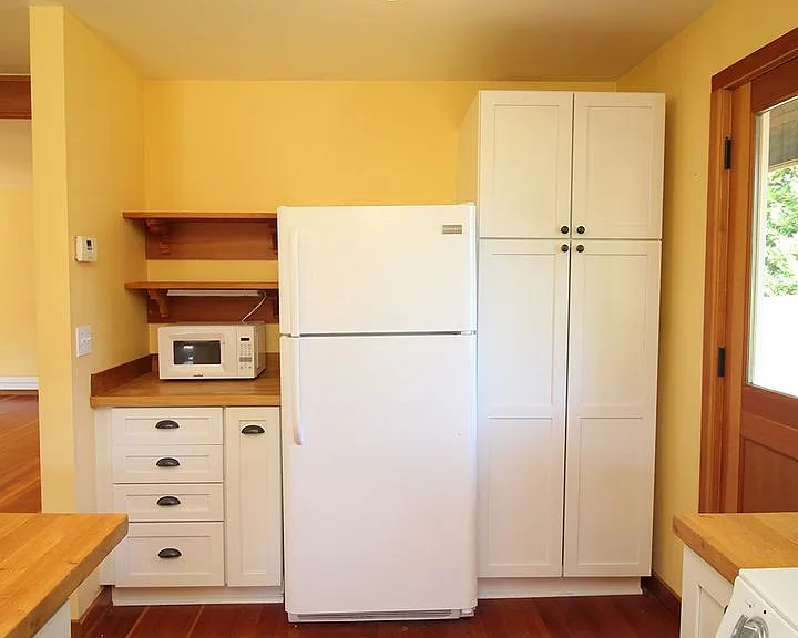 9233 SW Brier Pl — Photo 13