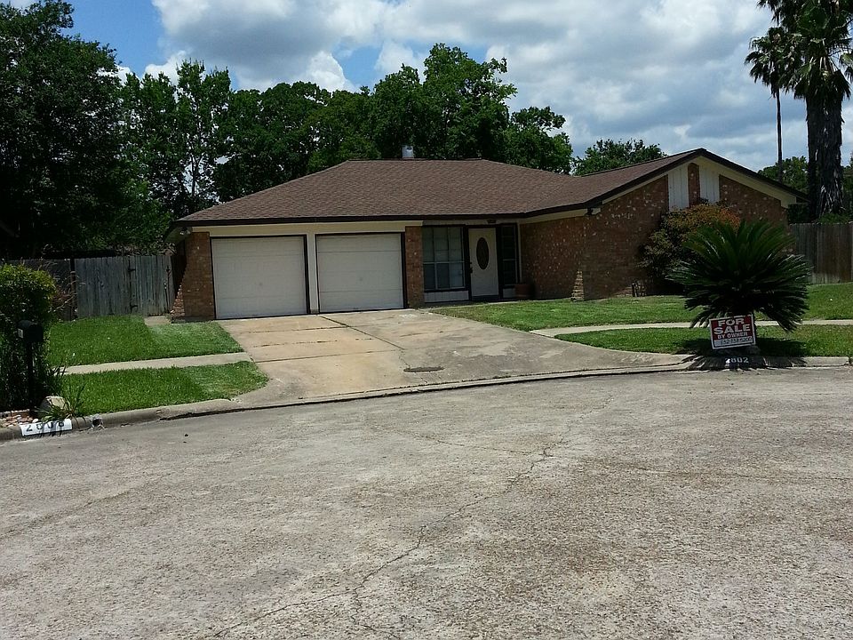 Home on cul de sac