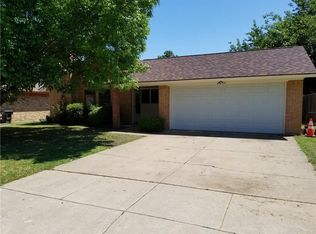 1413 Clarendon St, Fort Worth, TX 76134