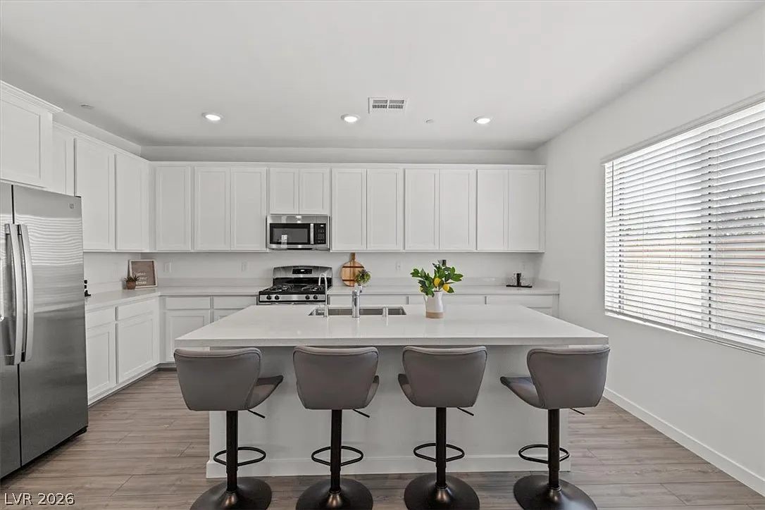4 bed, 3.0 bath, 2276 sqft, $3,350 — Photo 4
