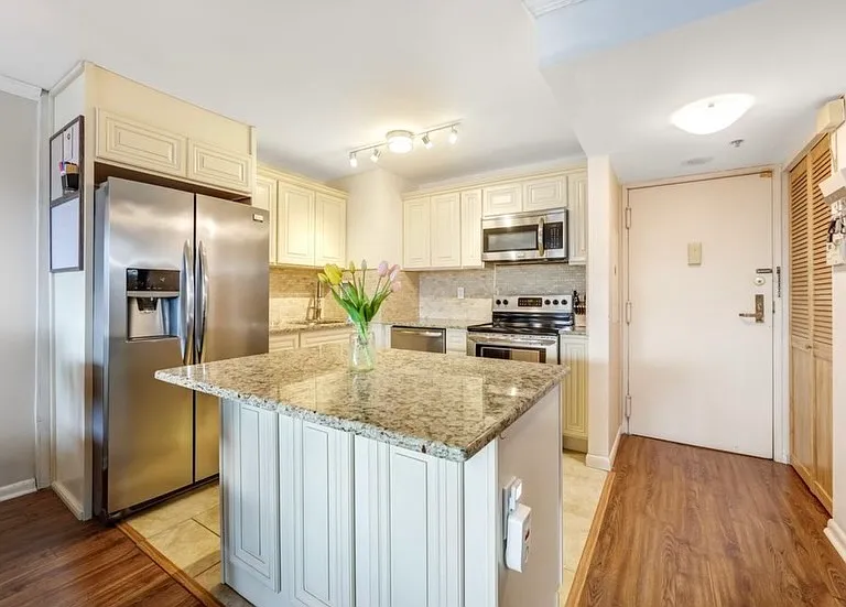 551 Observer Hwy #11H — Photo 15