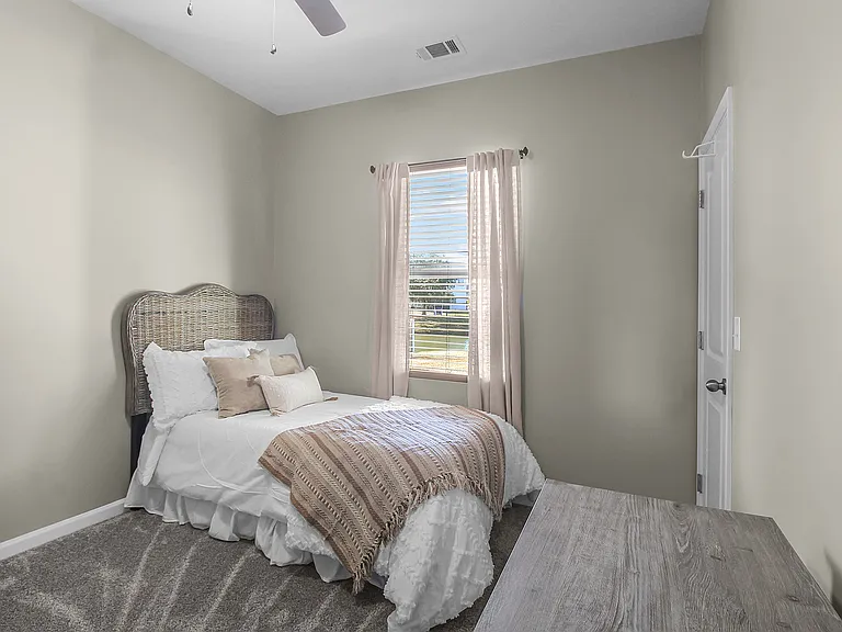 153 Hamilton Grv — Photo 21