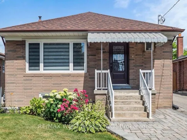 15 Macleod St, Toronto, ON M6L 2M7