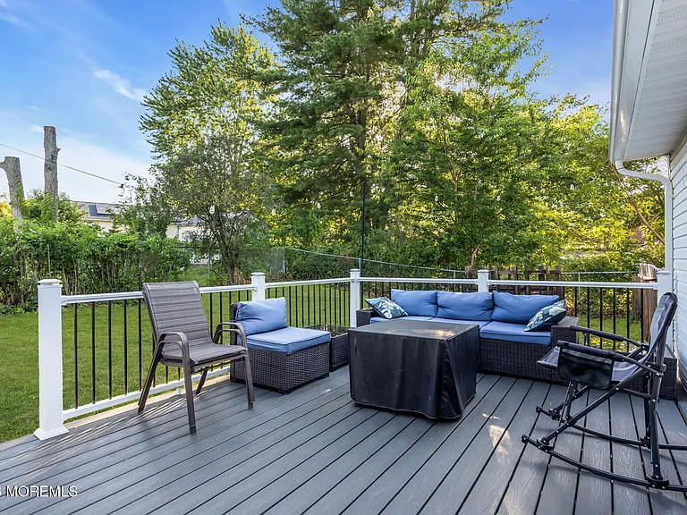 601 Sandra Dr — Photo 4