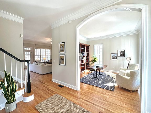 4th image of 113 Hillspring Ln