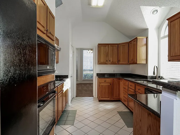 2321 Bent Brook Dr — Photo 4