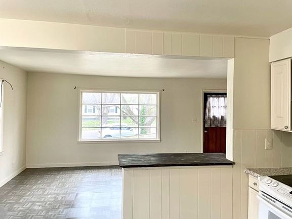 2nd image of 1022 S Tonti Cir